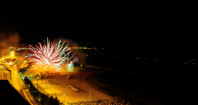 Feux d’Artifice du 14 Juillet à Saint–Jean–de–Luz